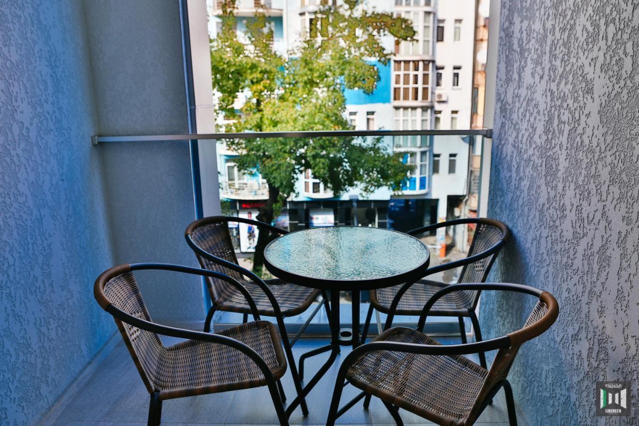 Libereco Aparthotel Batumi Exterior foto